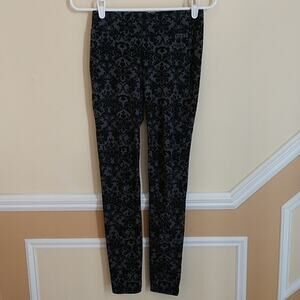 Guess  Faux "Lace" Black & Grey Legging size Small